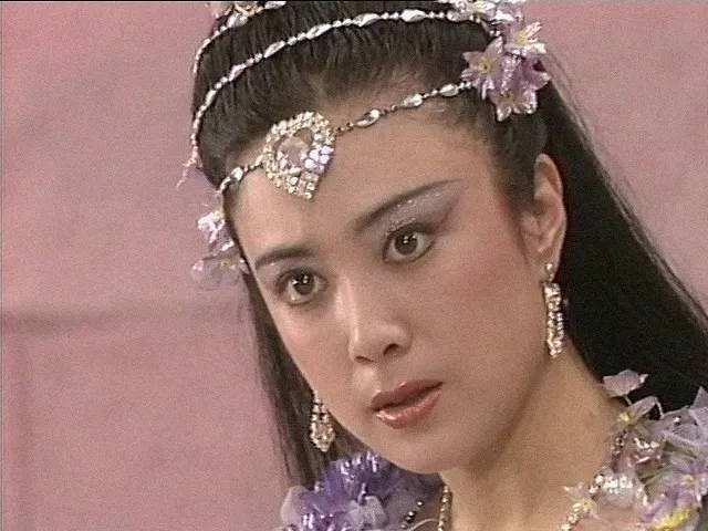 30年前的《封神榜》,傅艺伟难接受戏服暴露,导演为她加了一层纱