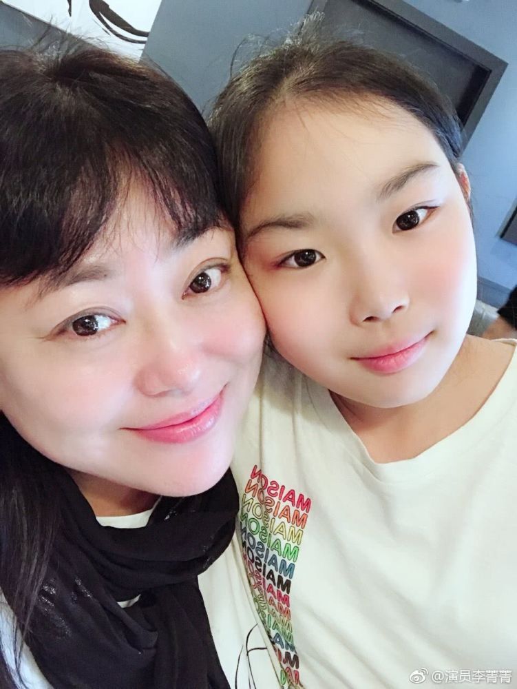 李菁菁婚姻观一言难尽!就喜欢年轻小伙子!一搭上就海誓山盟!