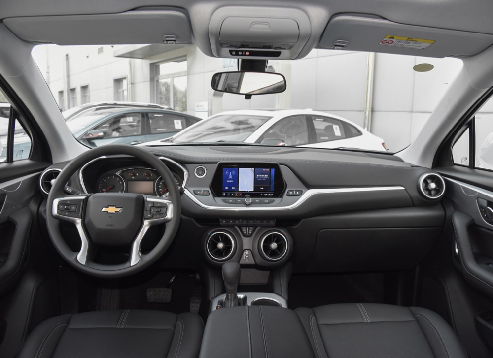 内饰设计向来不是雪佛兰的强项,不过开拓者这套内饰算是比较有特色