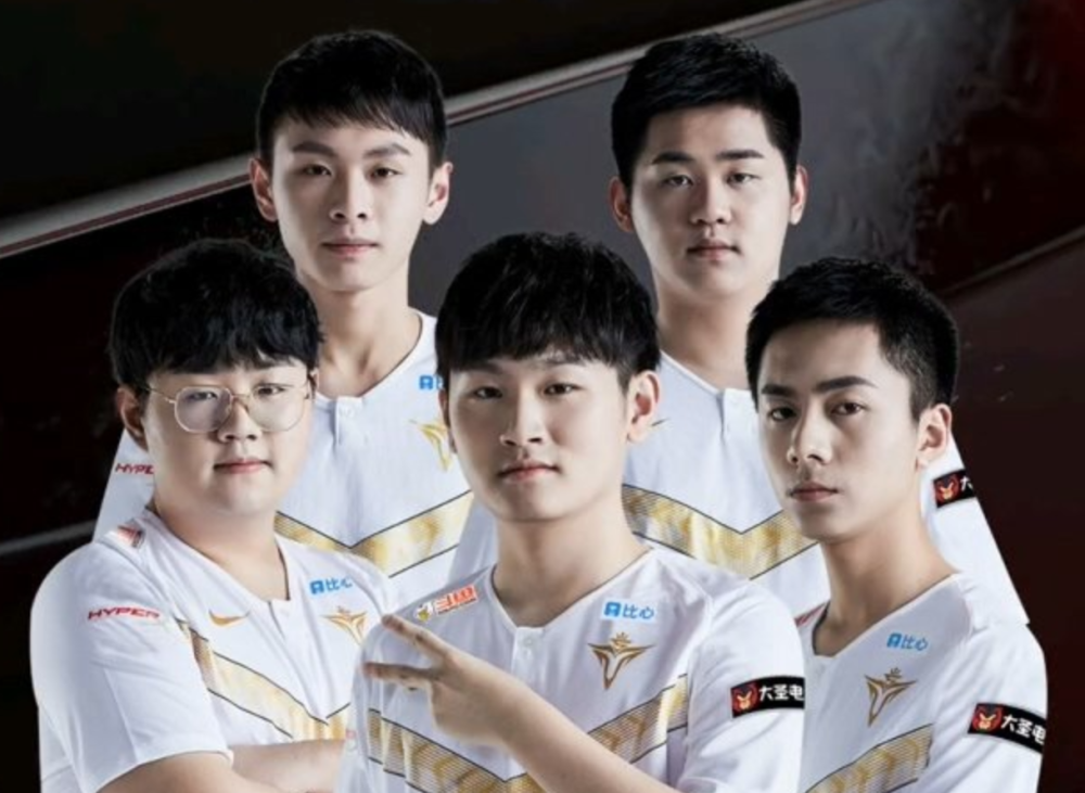 何猷君收购武汉estar,武汉estarpro老板 v5或将打破lpl最差战绩历史!粉丝喊话何猷君:上点心老板!