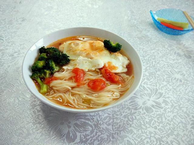教你做荷包蛋早餐面,有菜有面还有