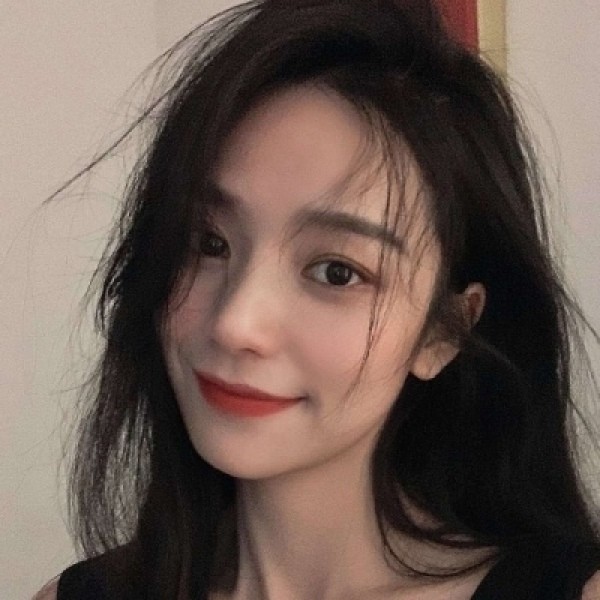 高冷女生头像: 烟花属于消耗品,人的感情也一样