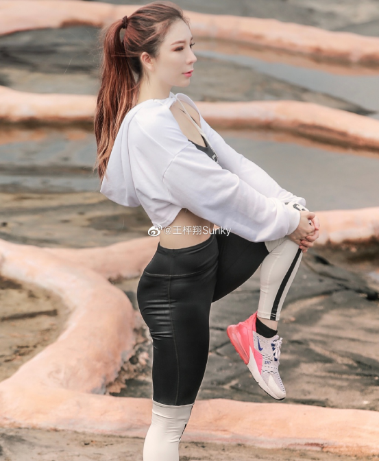 健身模特王枰翔，身材颜值俱佳的她，是一位性格干脆的练家子