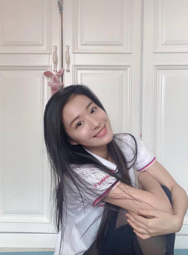 21岁王楚然古装娇媚,私服清新