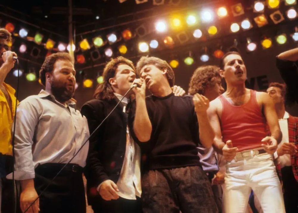 mick jagger &  tina turner perform at live aid