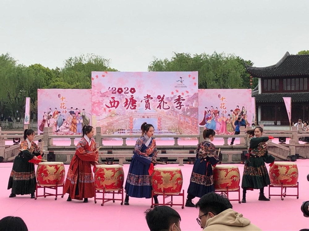 西塘风景区花神节十二花神游走在西塘的大街小巷引同袍驻足