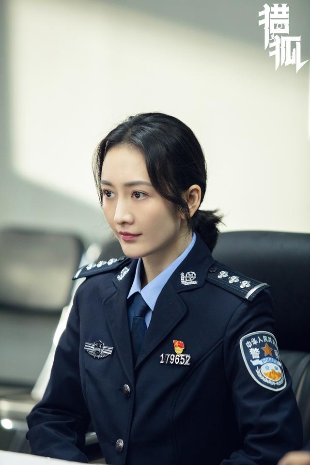 经侦大剧《猎狐》热播 王鸥挑战"双高"女警察!