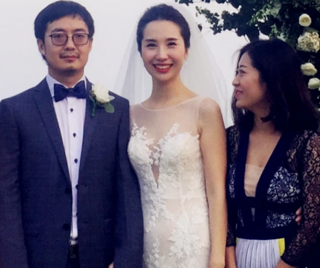 张大奕晒婚纱照_张大奕