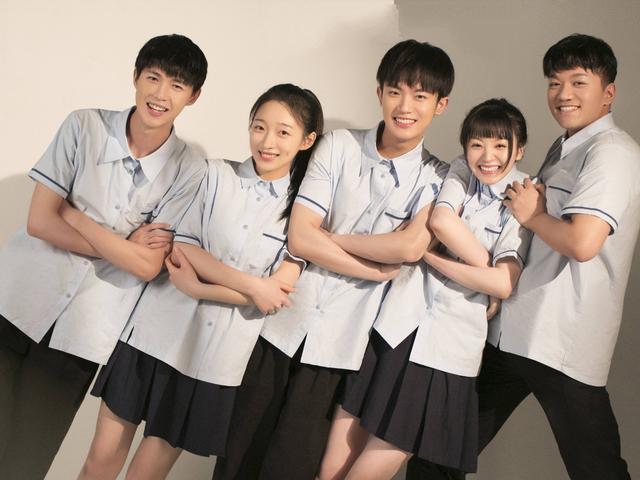 首先介绍一下这部剧的男主.出演男主谈宋的是演员李明德.