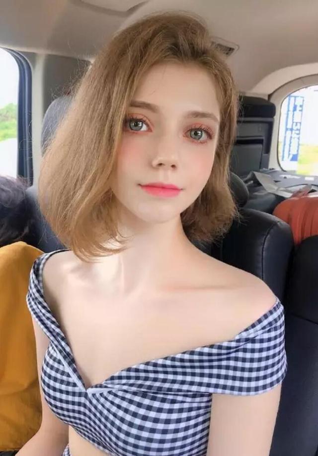 98年的仙女模特chloe,火爆全网,精灵般可爱,被誉为