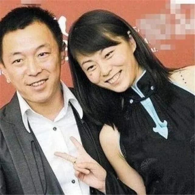 "夫妻相"明星夫妻,邓超孙俪没什么,看到黄渤老婆:复制