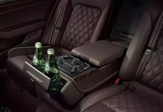 德系豪华轿车,配nappa真皮座椅,大众辉昂怎么样?