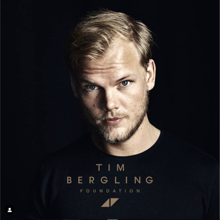 avicii,Avicii现场 avicii今天2周年忌日!他00:00准时悼念"想你了"网喷泪