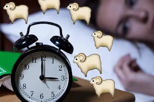 睡觉时,半夜总是"自然醒来"?小心这2种情况,不可忽视