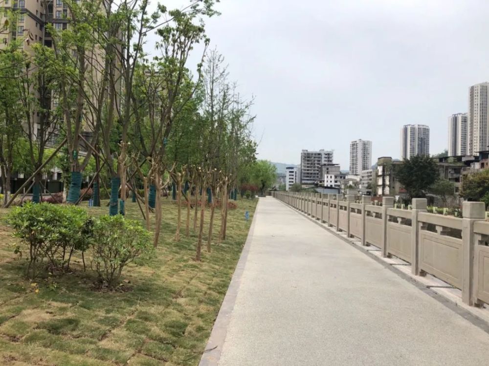 万州又新建一座以休闲,健身,娱乐为主的滨河公园!这个
