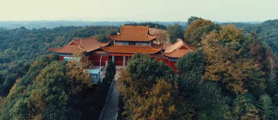 "一曲为百姓熟知的京剧,洗马塘,扬鞭垇,毛塘铺的传奇地名,似乎揭示着