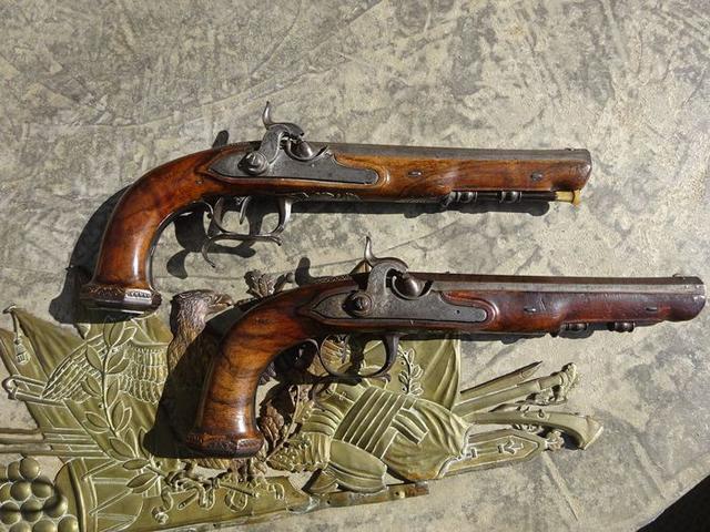 19世纪中叶所流行的单管击发枪,大多使用滑膛枪管,且只能单发射击