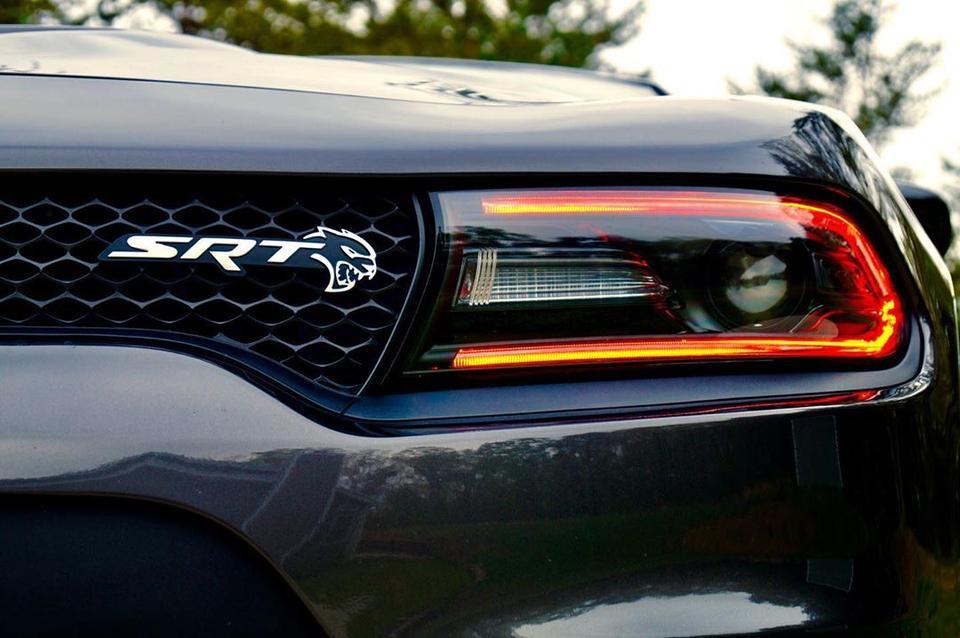 由于道奇战马车型配置国内资料不易寻找,先让大家看一波美图!