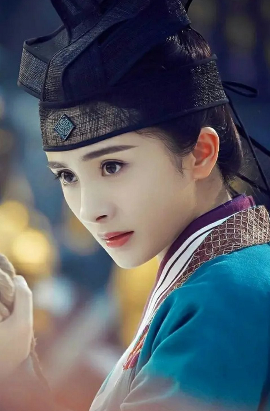 都是扮演"女将军":杨幂热巴飒爽,赵丽颖霸气,关晓彤眼神让人秒怂