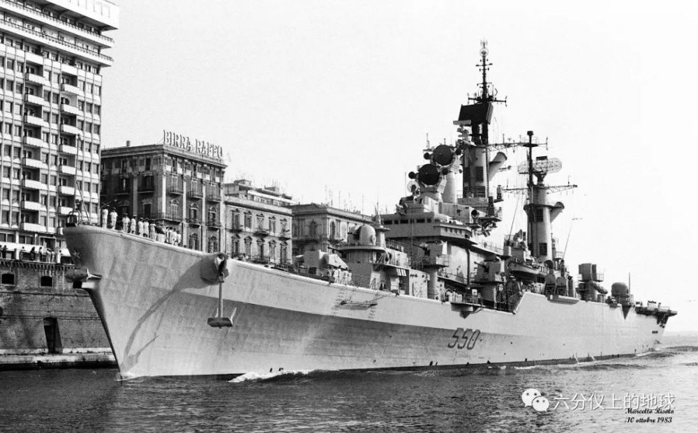 战后世界舰船-意大利维托里奥维内托号直升机巡洋舰