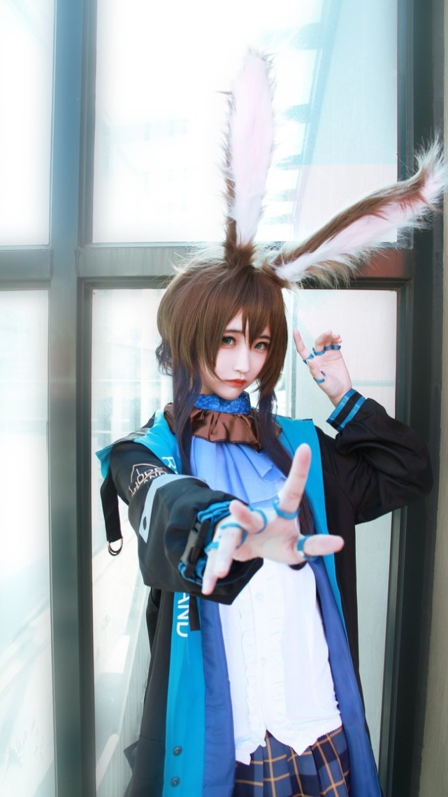 cosplay:《明日方舟》阿米娅@未小寻