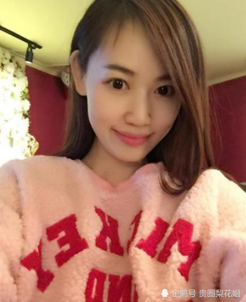 马蓉陪女儿做手工母爱满满,9岁王子珊说话像小大人,对