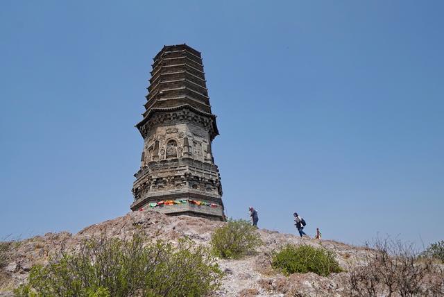 游十家子塔山塔阜新最早的古塔屹立千年不倒为什么却被屈尊