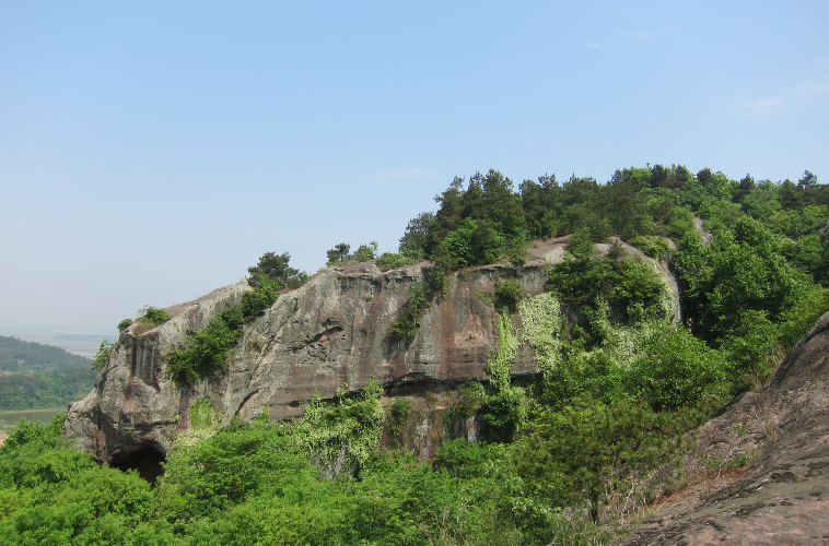 山浮水面水浮山