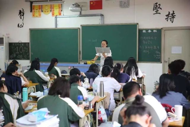 4月27日东莞高三,初三学生开学