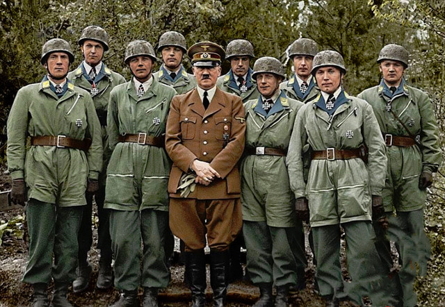 军队入侵西欧一路高歌,在德军占领比利时后,希特勒亲自前往前线为立下