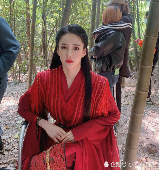30岁网红潘南奎进军演艺圈,红衣古装不输中国女演员