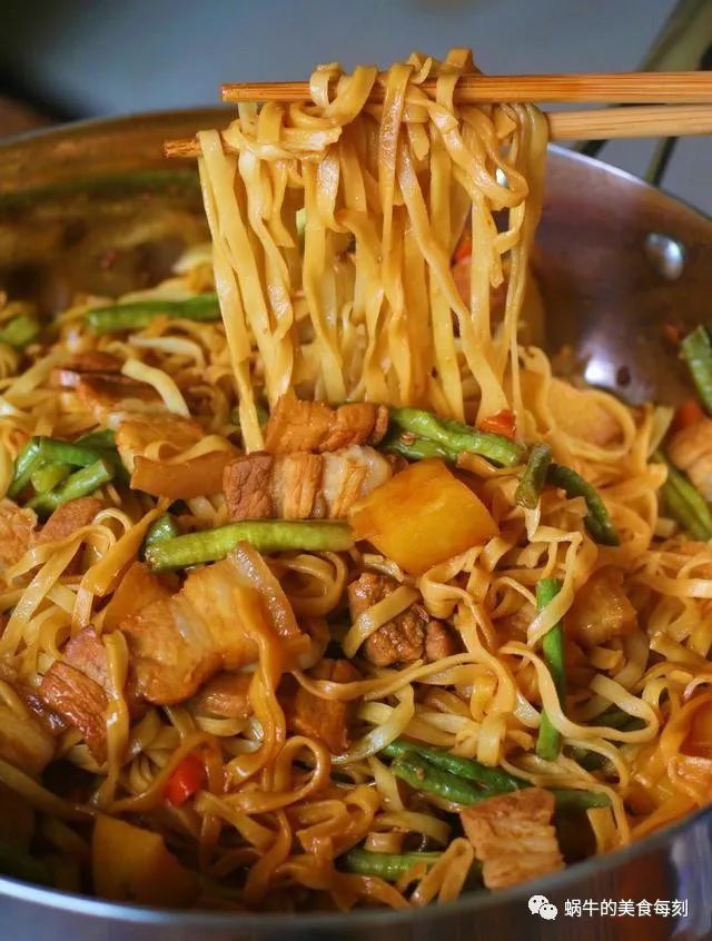 豆角五花肉焖面这是一碗吃了就无法忘记的面条