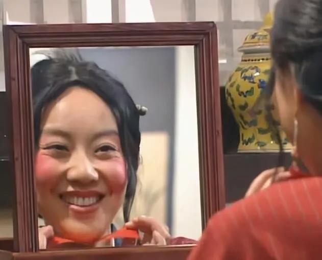 壹知肤:黄皮女生这样化妆,越画越丑!