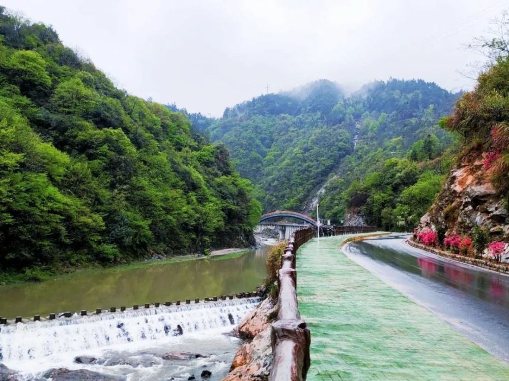 北纬30°上藏奇迹!青云峡首亮相,水世界里玩精彩,有特色更养生