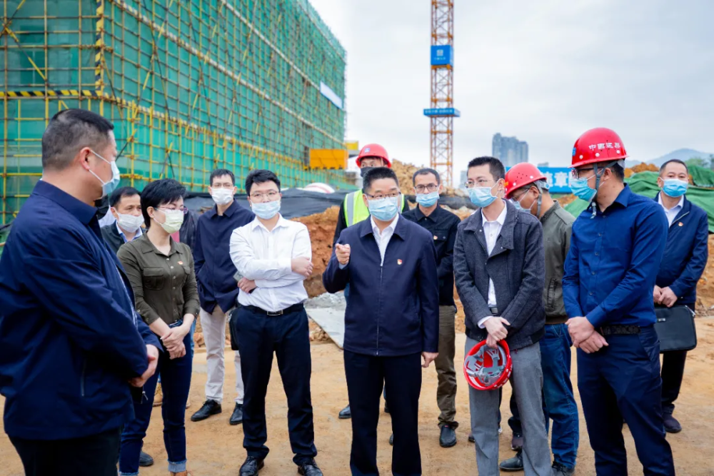 书记邱建彬,县长余向红调研城市建设项目