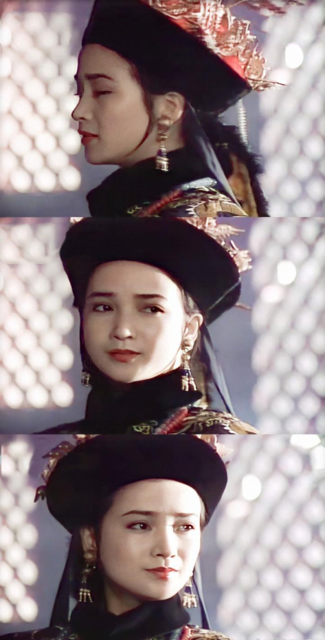 同年,在《戏说慈禧》中,何晴饰演 慈安,温柔而美丽.