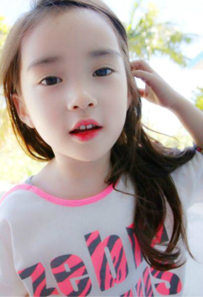 10后小学生化妆技术高超90后网友自愧不如现在的孩子太聪明