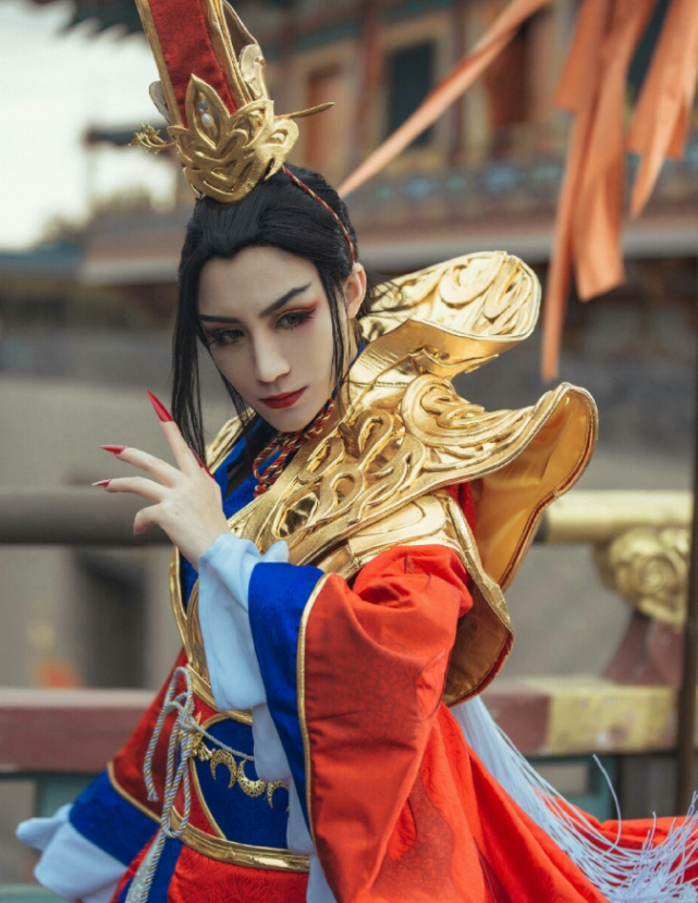 王者荣耀武则天cos:海洋之心还原度最高,倪克斯神谕超"奢侈"