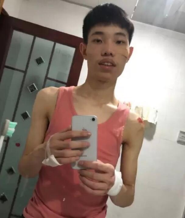 和平精英:战神局吃鸡有多难?单排王鲨鱼吃鸡后唱rap给