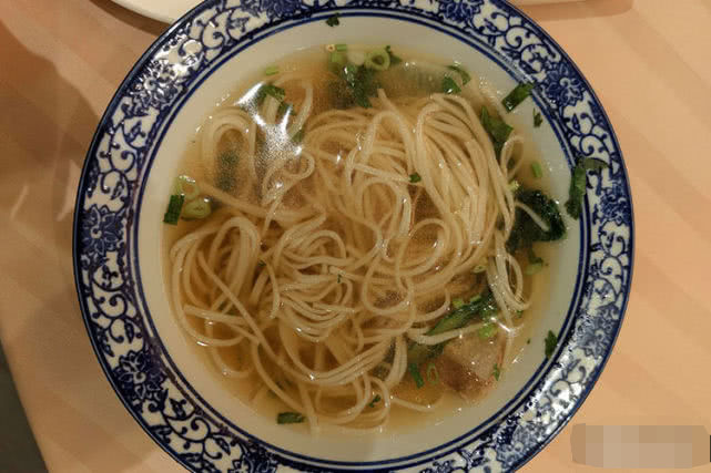 面条是面食当中非常重要的一种,当然,面条可以分为很多不同的种类