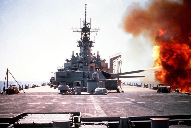 美军"密苏里"号战列舰的最后一战,差点被中国导弹击中