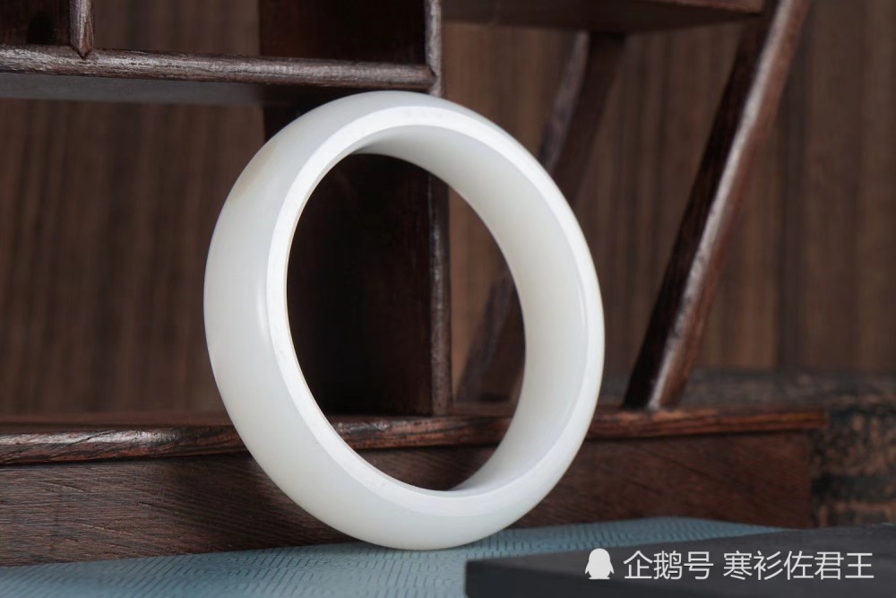 跳脱秋生腕底香_底眼袋神精线跳七八年了怎么治疗_脱内衣跳甩奶舞