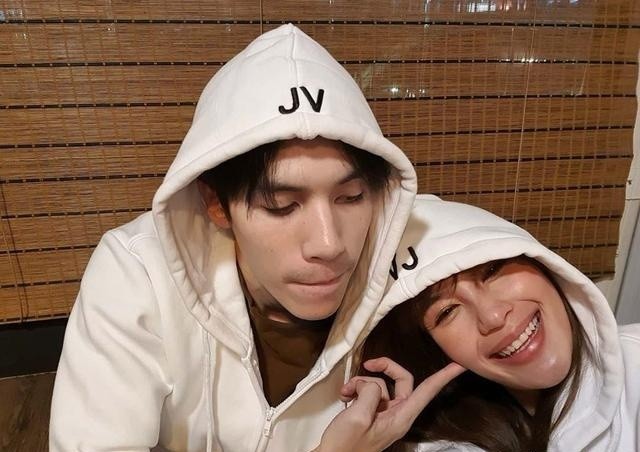 泰星vill晒照,男友jes吃醋,只怪vill太美丽?