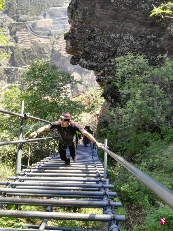 云端上的大凉山悬崖村