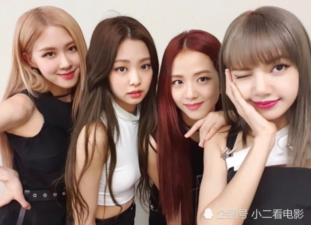 blackpink 空气刘海和黑发都不适合朴彩英,红发的朴彩英倒是终于显眼