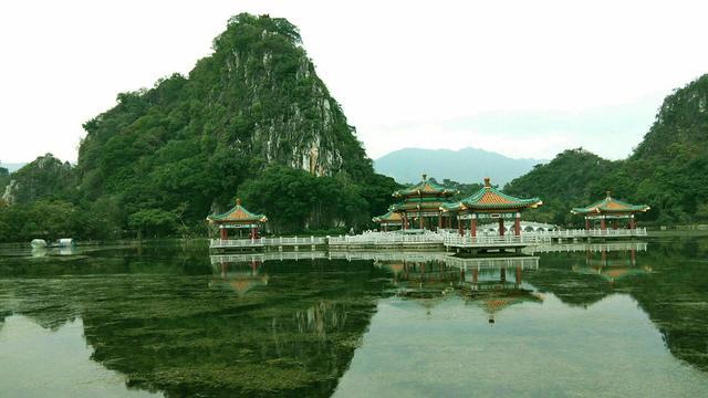 它是肇庆八景之一,名曰"江楼晚眺",历代有不少文人雅士曾在此吟咏酬唱