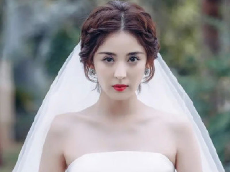 古力娜扎穿婚纱图片_古力娜扎胸(2)