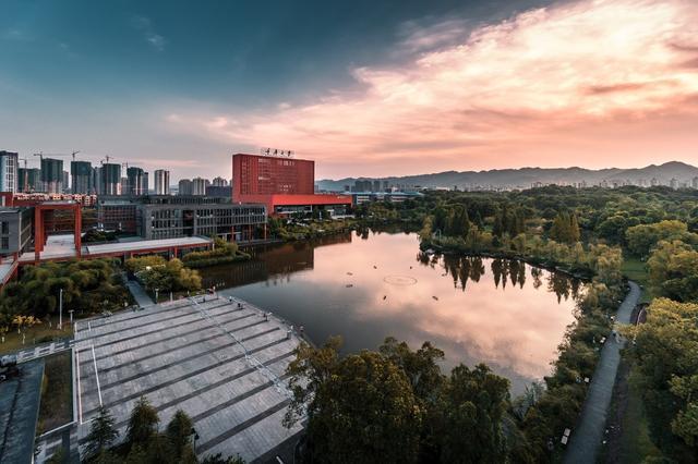 重庆大学副校长王时龙表示,今后要充分发挥附属中小学共建协调工作组