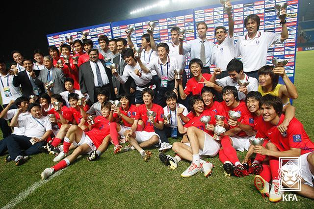 2002年 中国vs韩国 足球 对打_2002韩国国家男子足球队名单_2002世界杯韩国