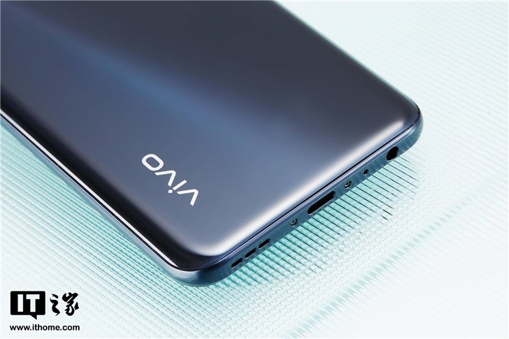 vivoy50充电接口图片,vivo充电接口图片 vivo y50开箱图赏